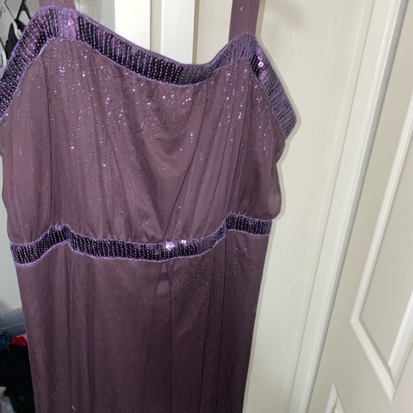 Formal dress/gown Deep Purple with sequins and sparkles - Picture 1 of 9
